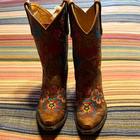 Old Gringo Boots. Size 8. Made in Mexico. All embroidered. - Picture 1 of 5